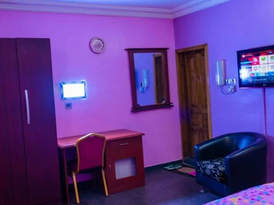Esther Court Hotel Akure Bagian luar foto